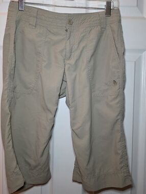 The North Face Pants Women 4 Tan Khaki Cargo Cropped Straight Leg Hiking Outdoor